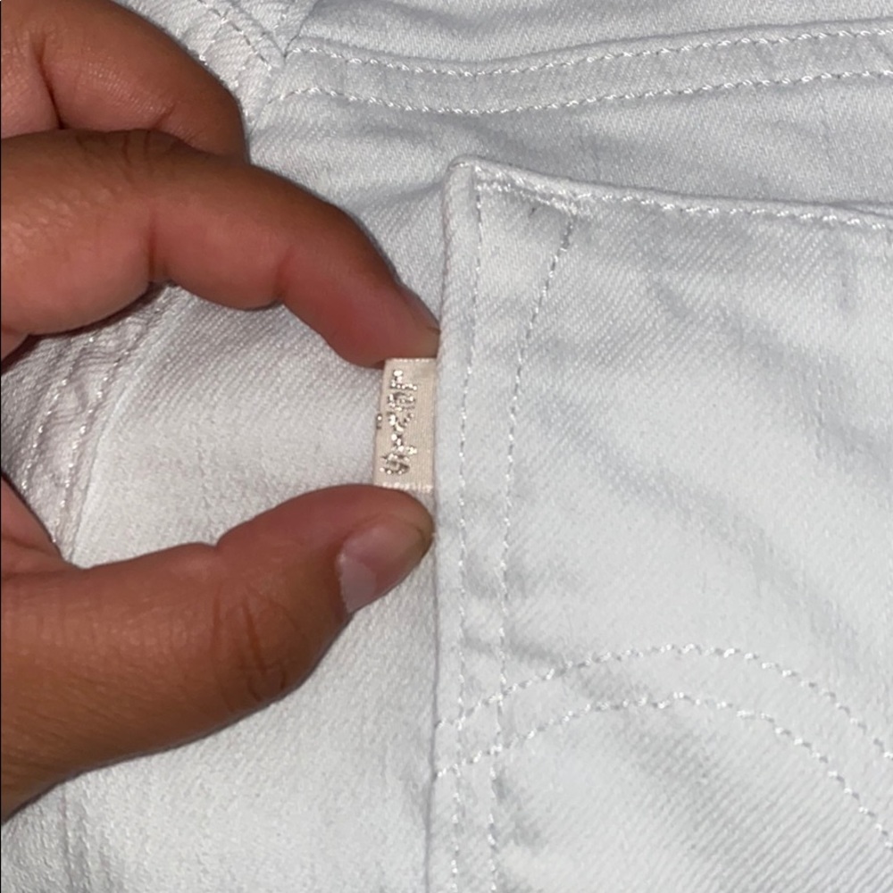 Levi’s Capris - Picture 3 of 4